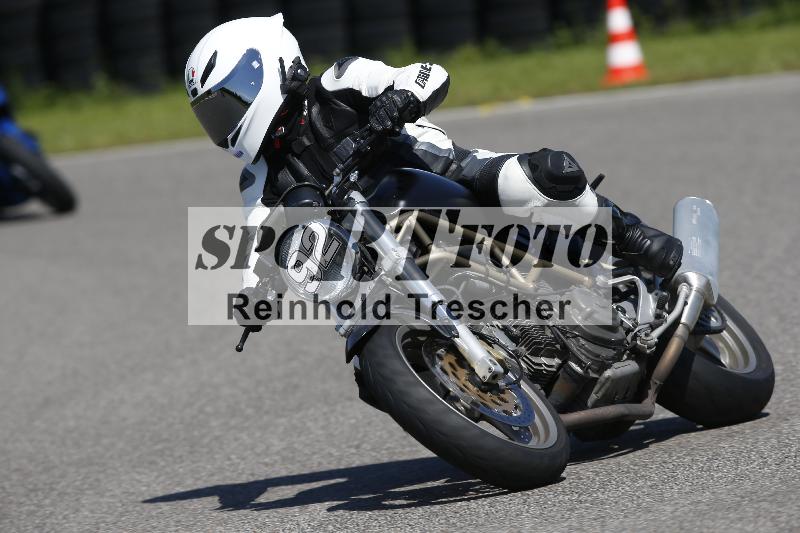 /Archiv-2024/29 12.06.2024 MOTO.CH Track Day ADR/Gruppe blau/92